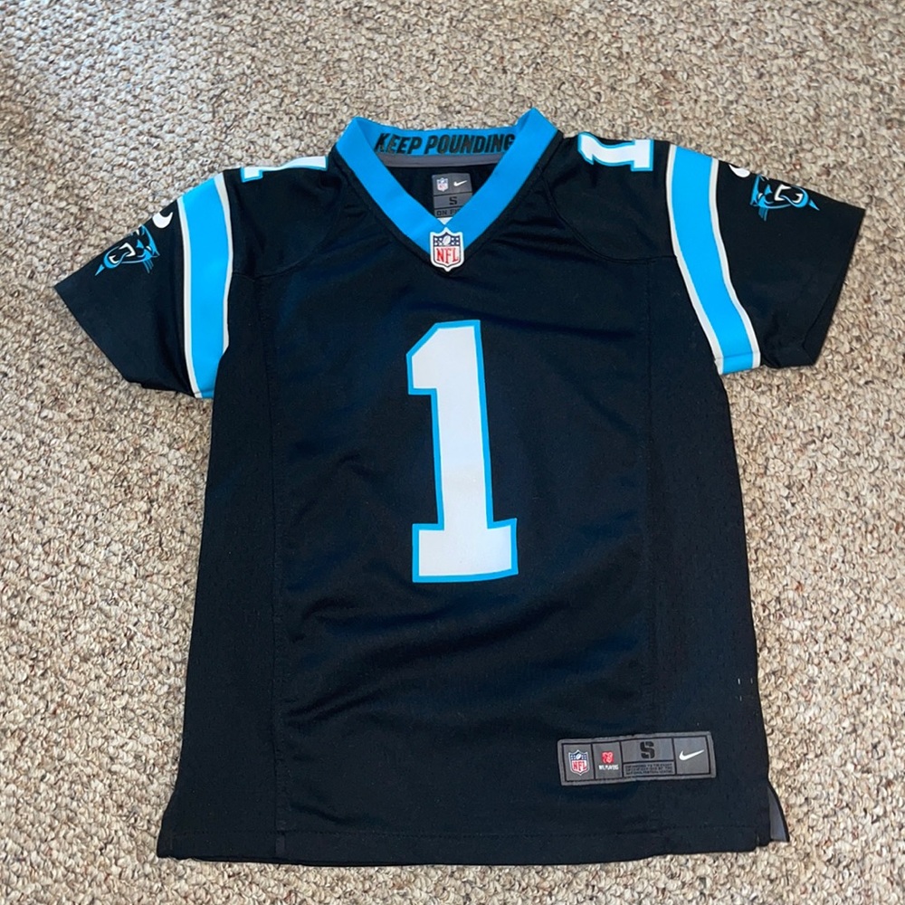 Newton #1 Panthers NFL Nike jersey youth S 8